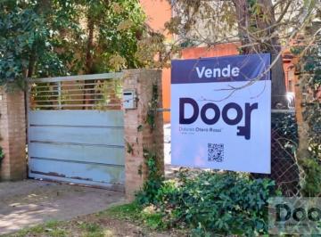 Casa · 100m² · 4 Ambientes · 2 Cocheras · Casa en Venta en Villa Elisa, 131 Esq. 418, con Gran Lote y 3 Dorm., Distribuidos en 2 Plantas