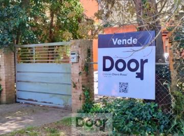 Casa · 100m² · 4 Ambientes · 2 Cocheras · Casa en Venta en Villa Elisa, 131 Esq. 418, con Gran Lote y 3 Dorm., Distribuidos en 2 Plantas