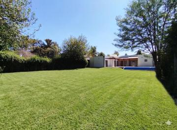 Casa · 194m² · 4 Ambientes · 4 Cocheras · Casa 4 Ambientes en Venta en Loma Verde Escobar con Piscina y Jardin a Estrenar Apto Credito