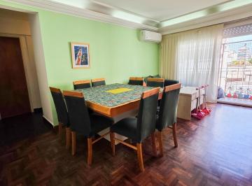 Departamento · 69m² · 4 Ambientes · Venta Depto 4 Ambientes, con Balcón Al Frente - Flores