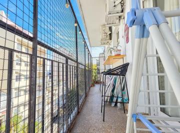 Departamento · 69m² · 4 Ambientes · Venta Depto 4 Ambientes, con Balcón Al Frente - Flores