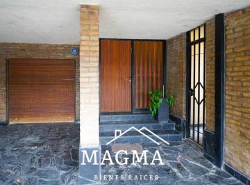 Casa de 9 ambientes, Córdoba · Casa en Venta Urca - 3 Dorm - Pileta!