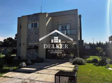 DEL-DEL-123_2 · Venta Casa 4 Ambientes Piscina Full Amenities Barrio Laguna Azul