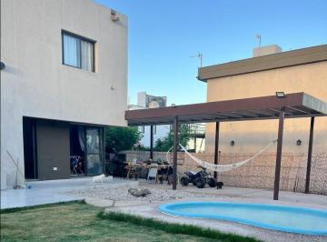 Casa · 120m² · 4 Ambientes · 2 Cocheras · Casa en El Challao Barrio Privado La Yaya