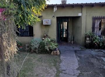 Casa · 120m² · 3 Ambientes · 1 Cochera · Excelente Oportunidad en Burzaco!