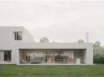 Casa · 222m² · 7 Ambientes · 2 Cocheras · Casa en Funes