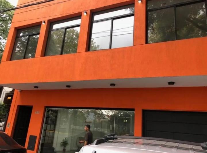 Local comercial · 600m² · 6 Ambientes · 3 Cocheras