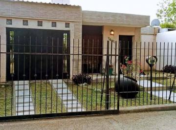 Casa · 121m² · 4 Ambientes · 2 Cocheras · En Venta Oportunidad Unica en Barrio Las Palmas