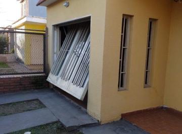 Casa de 12 ambientes, Córdoba · Amplia /planta Baja/ Cochera / 2 Baños/excelente Patio/ 4 Dorm.