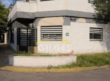 Casa · 82m² · 4 Ambientes · 1 Cochera · Venta Casa 4 Ambientes en Ramos Mejia en Muy Buen Estado - Excelente Ubicación