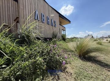 Terreno · 250m² · Terreno en Venta en Abras de Manantiales, Frente Espacio Verde