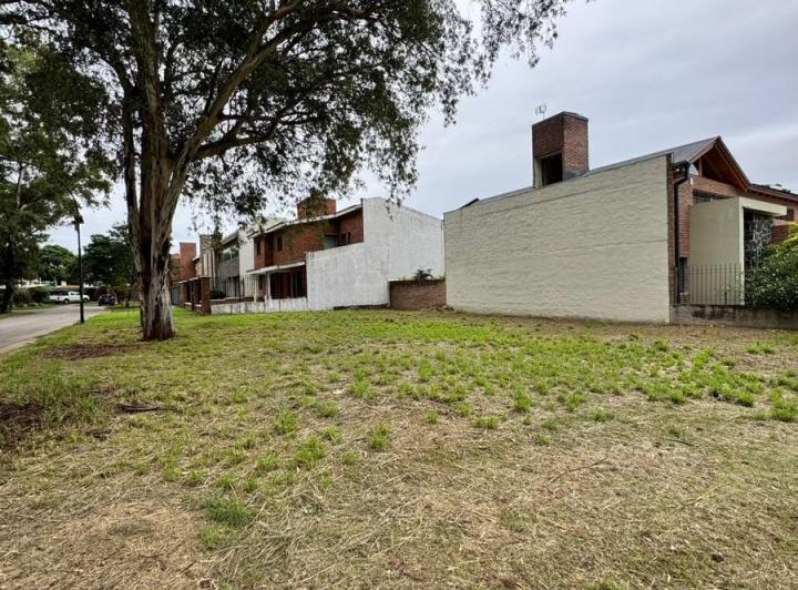 Terreno · 375m²