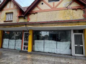 Local comercial · 244m² · Local en La Perla