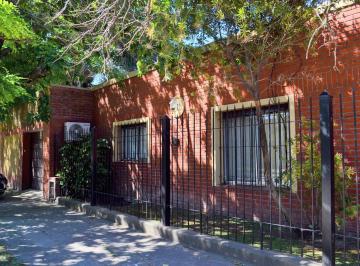 Casa · 238m² · 7 Ambientes · 2 Cocheras · Casa Venta 6 Ambientes Llavallol con Cochera y Jardin