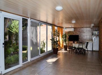 Casa · 238m² · 7 Ambientes · 2 Cocheras · Casa Venta 6 Ambientes Llavallol con Cochera y Jardin
