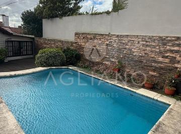 Casa · 870m² · 4 Ambientes · 3 Cocheras · Venta Casa con Lote 870 m² Playa Grande