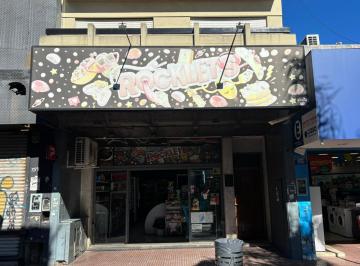 Local comercial · 65m² · Local en Constitución | Excelente Vidriera | Zona Comercial Activa