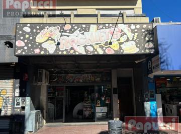 Local comercial · 65m² · Local en Constitución | Excelente Vidriera | Zona Comercial Activa