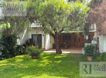 Casa · 238m² · 4 Ambientes · Venta - Casa en Florida Oeste con Increíble Fondo