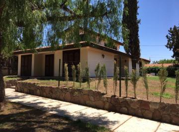 Casa de 5 ambientes, Ciudad de Mendoza · Casa Barrio Dalvian, 4 Dorm, 2 Baños, Jardín, Piscina, Cochera