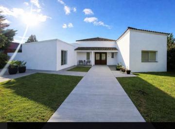 Quinta vacacional · 228m² · 4 Ambientes · Casa Quinta en Venta en Santa Teresa, Villanueva, Tigre