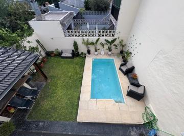 Casa · 240m² · 4 Ambientes · 1 Cochera · Casa - Venta - Martinez