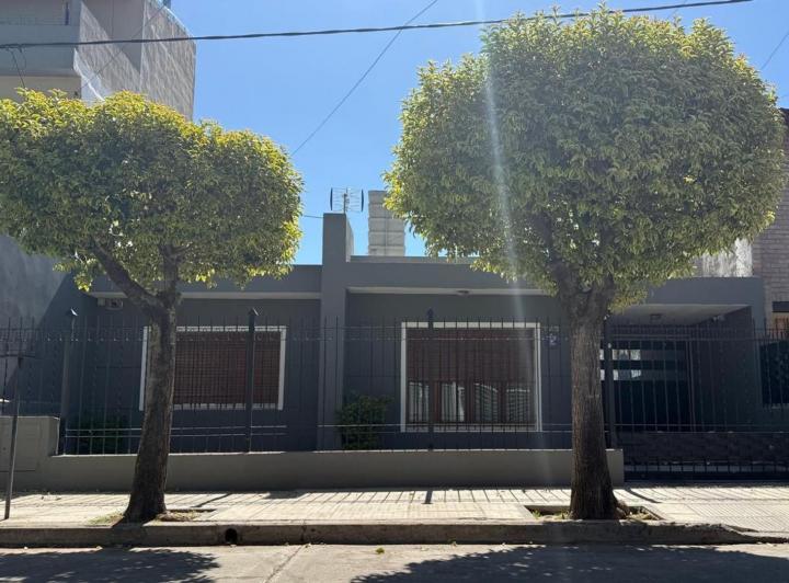 Casa · 142m² · 4 Ambientes · 1 Cochera
