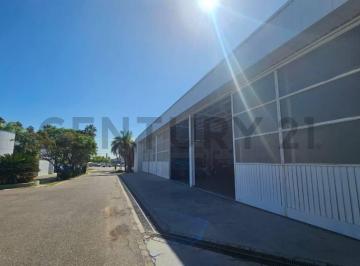 Bodega-Galpón · 862m² · 10 Cocheras · Galpon/taller en Alquiler Sobre Rodriguez Peña