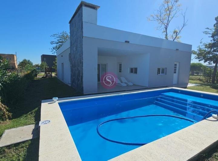 Casa · 165m² · 4 Ambientes · 2 Cocheras