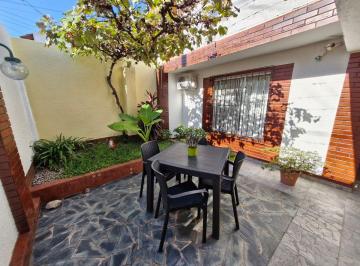 PH de 5 ambientes, Liniers · PH Tipo - Casa con Garaje y Terraza.