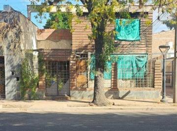 Casa · 178m² · 7 Ambientes · Venta de Casa Habitable a Reciclar/ Remodelar en Godoy Cruz, Mendoza. Id: