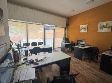 Casa · 190m² · 5 Ambientes · 1 Cochera · Casa en Villa Celina