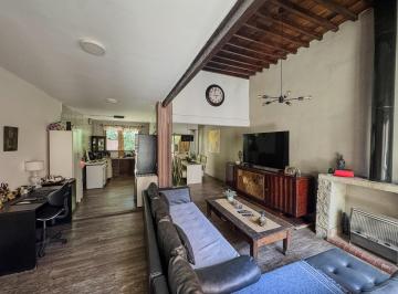 Casa · 190m² · 5 Ambientes · 1 Cochera · Casa en Villa Celina