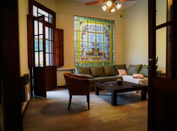 Casa · 373m² · 11 Ambientes · 1 Cochera · Casa en Candioti Norte