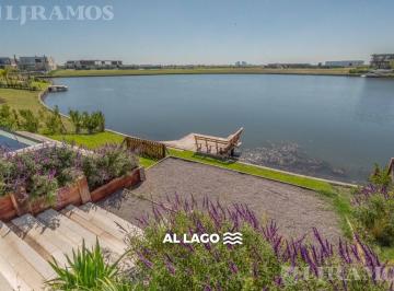 Casa · 336m² · 7 Ambientes · 2 Cocheras · Casa a La Laguna con 4 Dorm. en Venta en Los Puentes - Nordelta