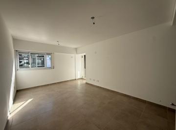 Departamento · 80m² · 4 Ambientes · Venta - Departamento de 3 Dorm. con Balcón Al Frente - Centro, Rosario.