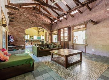 Casa · 241m² · 6 Ambientes · Casa Venta Ingeniero Maschwitz Parque Jardin Barrio Las Chacras