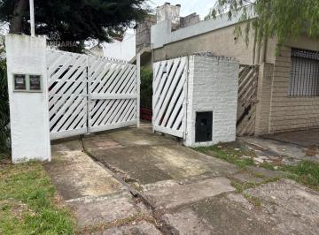 Casa · 82m² · 3 Ambientes · 1 Cochera · Casa en Venta Multifamiliar Lote de 420 m Oportunidad