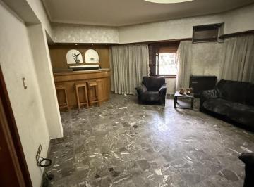 Casa · 196m² · 5 Ambientes · 1 Cochera · Venta Casa en Lanús Oeste
