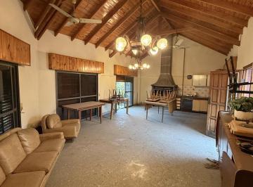 Casa · 196m² · 5 Ambientes · 1 Cochera · Venta Casa en Lanús Oeste
