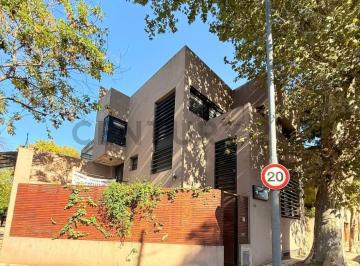 Casa · 170m² · 5 Ambientes · 1 Cochera · Casa Cinco Ambientes en Venta