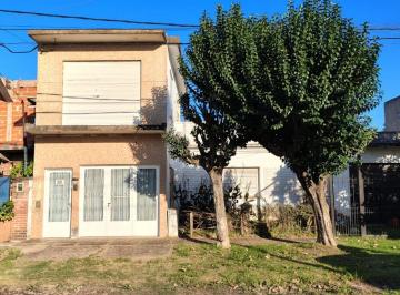 Casa · 80m² · 4 Ambientes · 1 Cochera · Casa en Longchamps, 4 Ambientes, Dueño Directo