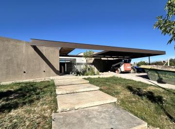 Casa · 214m² · 3 Dormitorios · 2 Cocheras · Moderna Casa en Venta Barrio Gran Boedo | Lujan de Cuyo