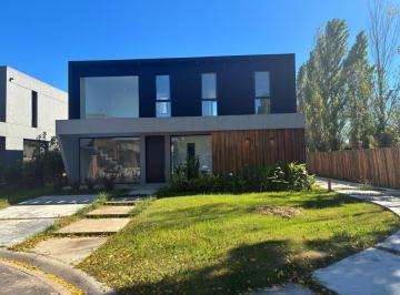 Casa · 202m² · 4 Ambientes · 2 Cocheras · Casa en Venta en Lagoon Pilar, Pilar, G. B. a. Zona Norte