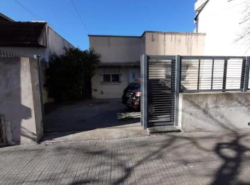 Casa · 95m² · 4 Ambientes · 1 Cochera · Casa en Barrio Norte