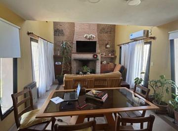 Casa en Alquiler de 5 ambientes Chateau Carreras · Casa Alquiler Barrio Chateau