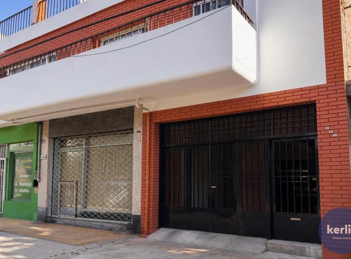 Casa · 161m² · 5 Ambientes · 2 Cocheras