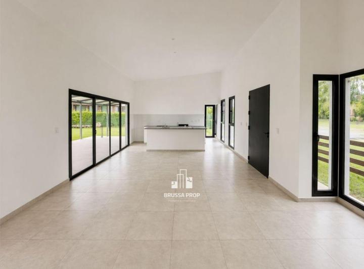 Casa · 297m² · 5 Ambientes · 2 Cocheras