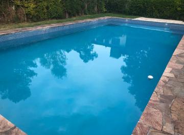 Casa · 147m² · 5 Ambientes · 1 Cochera · Vende Casa 5 Ambientes con Jardin y Pileta en Parque Leloir