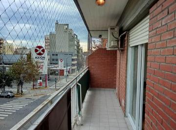 Departamento · 60m² · 3 Ambientes · 1 Cochera · 3 Ambientes en Alquiler Al Frente con Cochera